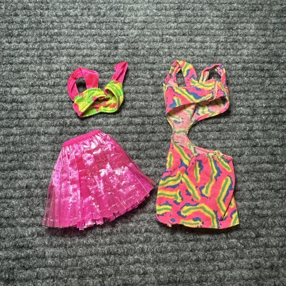 Vintage Mattel 1990 Barbie Hawaiian Fun Dress Top And‎ Skirt. Multi-color .